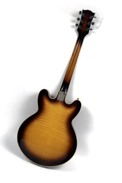 null Guitare électrique de la Maison Jacobacci (actif à Paris de 1924 à 1994). Modèle...