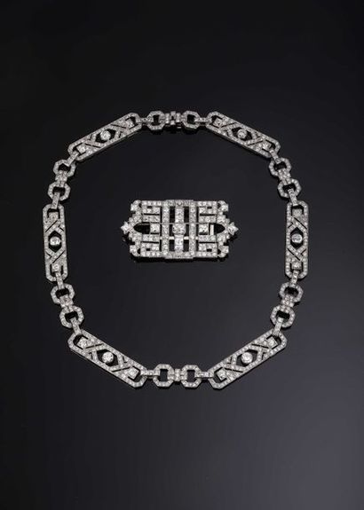 Sautoir transformable en platine et diamants, Années 1930' Collier sautoir transformable...