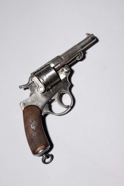 null Revolver d'ordonnance modèle 1873 S1887 calibre 11mm73.
A.B.E. Toutes pièces...
