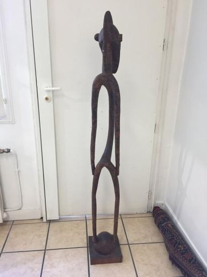 null Statue de style Senoufo, Côte d'Ivoire Bois à patine brune 156 cm
Production...