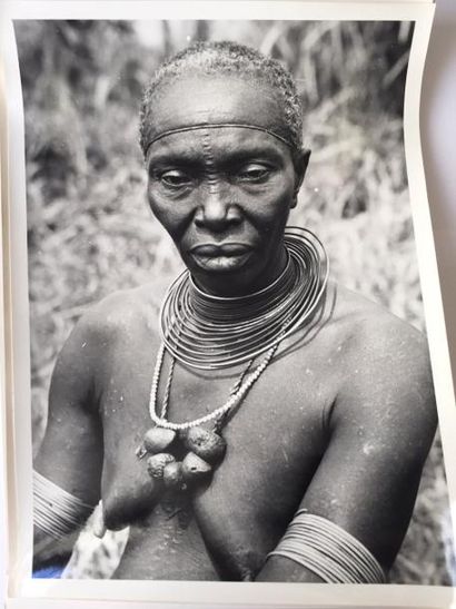 LEBIED - ROSY Portraits ethographiques et scarifications Congo année 1940 24 épreuves...