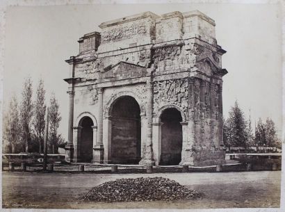 BALDUS Église des Invalides, Arc antique à Orange et fontaine Pradier à Nîmes. 3...