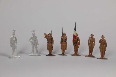  QUIRALU Plats d'Etain: Cinq Soldats ½ ronde bosse au fixe 2ème Guerre Mondiale,...