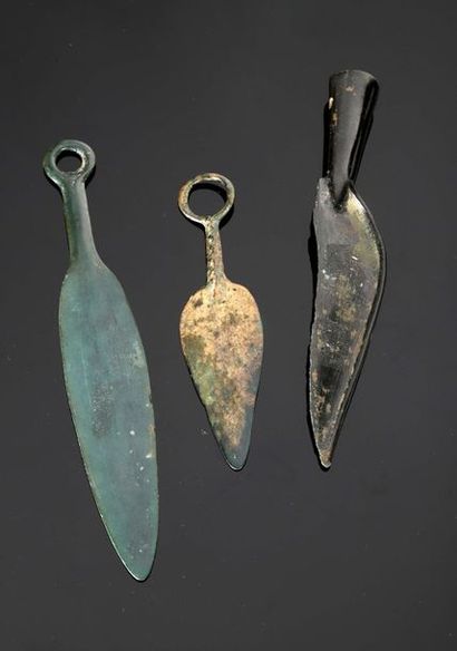 null Lot de deux rasoirs

Bronze

Etrurie, VIème-IVème siècles avant J.-C.

On y...