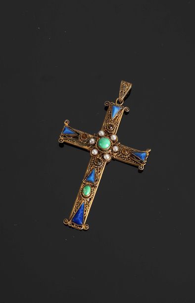 null Croix pendentif en cuivre à décor de faux -filigranes 

Sertie de pierres dures...