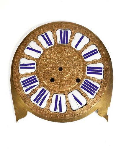 null Cadran d'horloge en bronze doré (dorure refaite) avec chiffres romains émaillés...