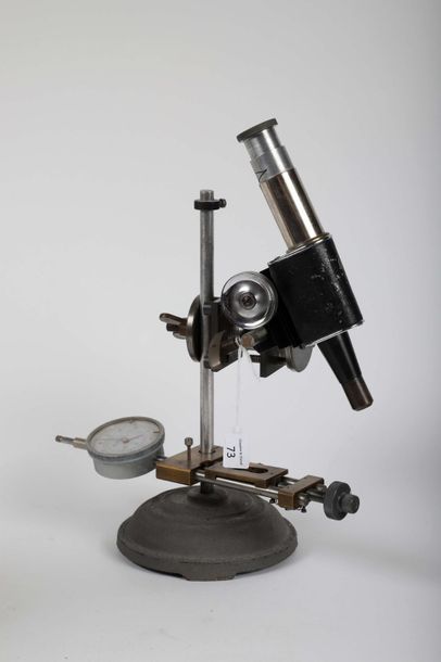 null Microscope de Stassnie sur socle, fin du XIXème siècle.