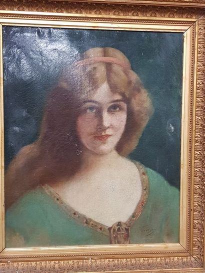 ECOLE BELGE de la fin du XIXème s.? Portrait de jeune-femme rousse à la robe verte...