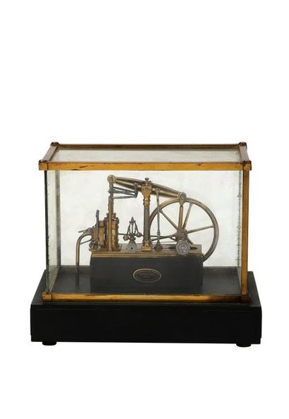 null Maquette d'une machine à vapeur à balancier de type Watt en laiton, laiton patiné,...