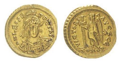 ROME Léon I (457-474). Solidus de Constantinople. R/Victoire tenant une longue croix,...