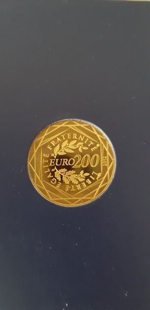 null 1 pèce Monnaie de Paris, 200 euro or.
