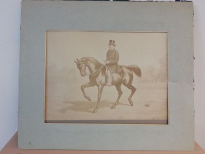 null XIXe siècle
Thiers à cheval et Thiers sur son lit de mort
Deux photographie...