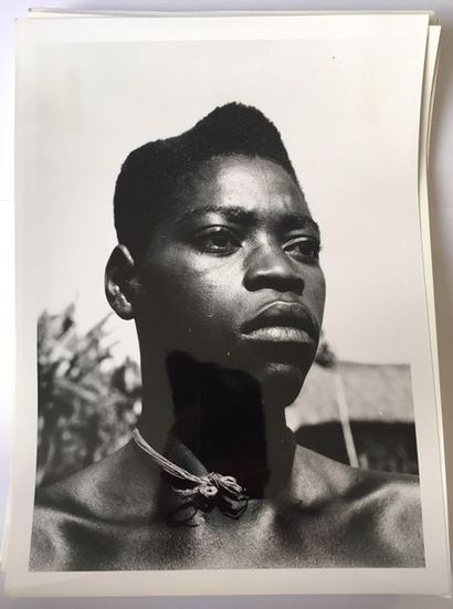 null MARCOLIN - ROSY - GOLDSTEIN

Portraits ethnographiques et bords de rivières

Congo...