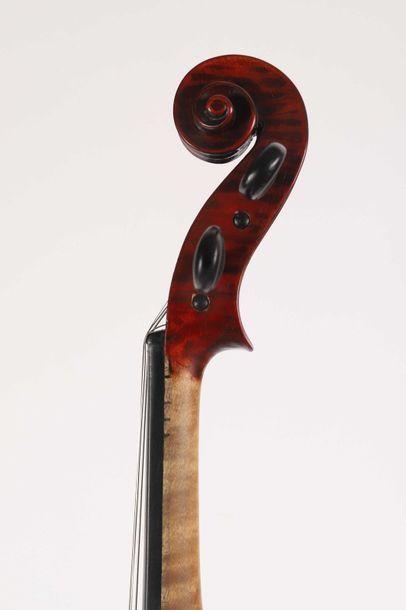 null Violon 358 mm

Vernis rouge /brun 

Restaurations

Etui en palissandre



Archet...