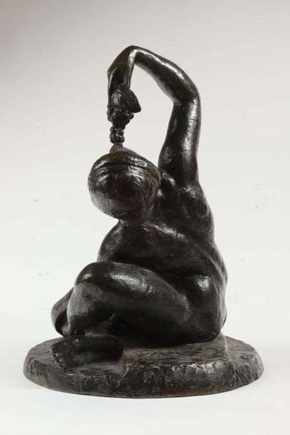 null Pierre-Octave VIGOUREUX (1884-1965), Jeune femme à la grappe de raisin, Sculpture...