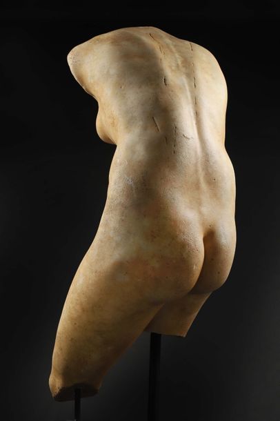 null Torse de Vénus

Figurée nue, inclinée vers l’avant.

Marbre blanc

Art Romain,...