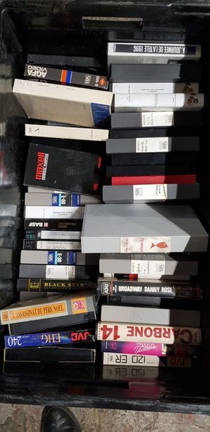 null Lot de K7 VHS divers et bobines de chutes de cinéma et divers