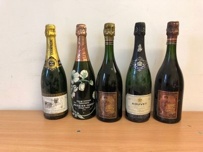 null Lot de 4 Bouteilles de Chamapagne 

en l'état

1	Champagne bru du cinquantenaire		1987

1	Champagne...