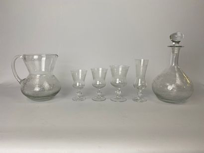 Important set of crystal glassware with engraved...