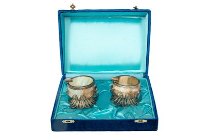 Two onyx and silver ashtrays in a blue velvet...