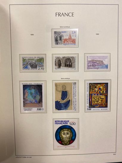  Important ensemble de timbres sur la France et Monaco répartis dans quatre clas...