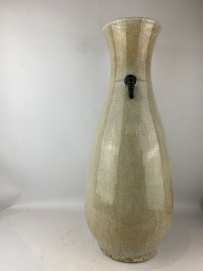  Important vase balustre en porcelaine craquelée, Nankin Chine, A col évasé et prises...