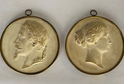  Jules CONSTANT PEYRE (1811- ?) Paire de médaillons en biscuit représentant Napoléon...