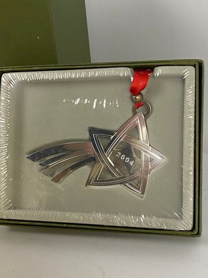  CHRISTOFLE Marque-page en forme d'étoile "2004" en métal argenté Avec boîte de la...