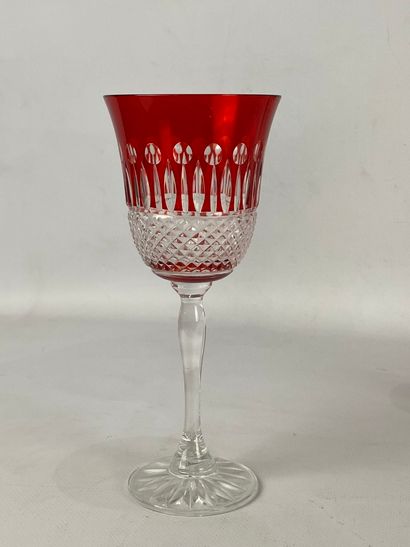  Set of four colored cut crystal glasses In the taste of SAINT LOUIS H : 20,5 cm