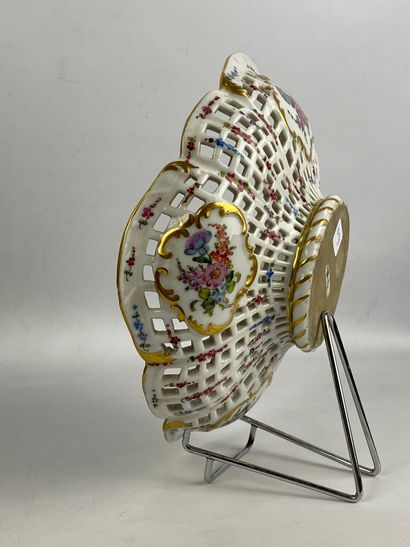  MEISSEN Porcelain openwork basket with polychrome floral decoration and gilded fillets...