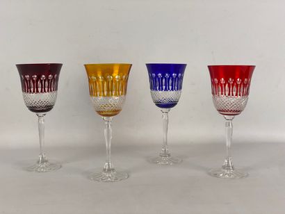  Set of four colored cut crystal glasses In the taste of SAINT LOUIS H : 20,5 cm