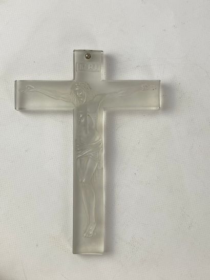  Christ on the Cross in pressed moulded crystal in the Lalique style 20 x 14 cm