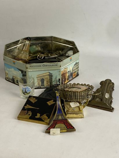  Small batch of World's Fair souvenirs and display items on the theme of Paris including:...