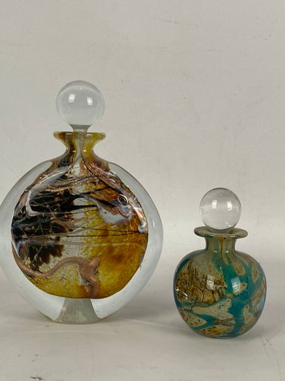  Michèle LUZORO (1949-) Ovoid bottle with flattened body in glass with intercalary...