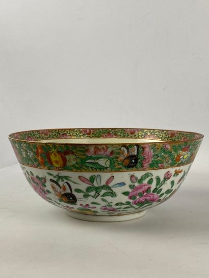 Ceramic bowl, in the Canton style China Decorated...