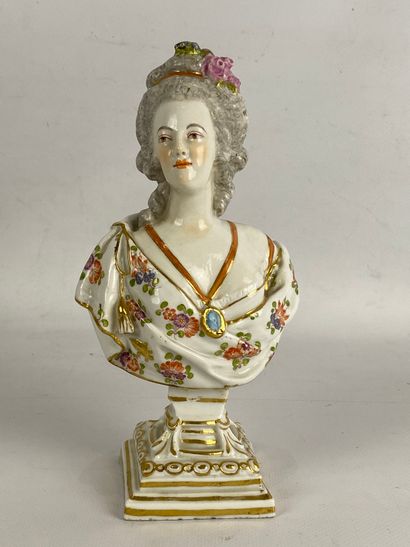  SAXE (in the taste of) Polychrome porcelain bust of Marie-Antoinette on piéedouche...