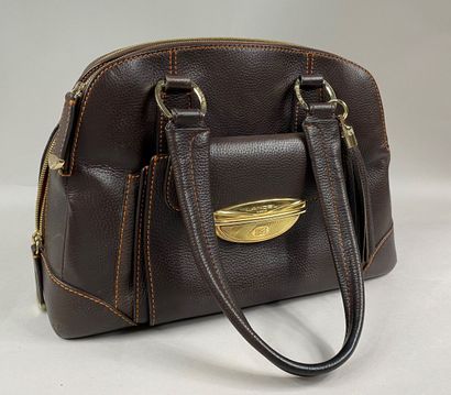  LANCEL 
Adjani bag in chocolate grained leather and orange stitching, with double...