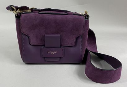 LE TANNEUR 
Shoulder bag in leather and suede,...