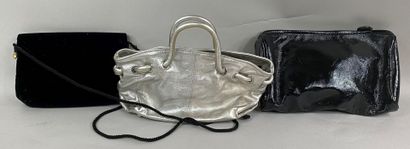  FURLA 
Small silver leather bag, snap fastener 
Length: 22 cm 
A black patent LONGCHAMP...