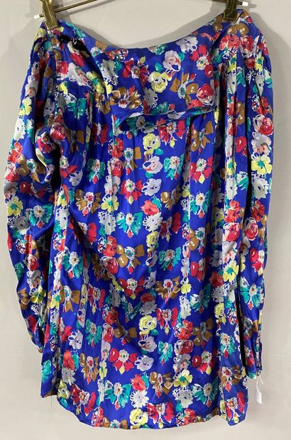 UNGARO 
Silk blouse with floral pattern