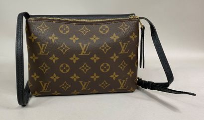  Louis VUITTON 
Shoulder bag in Monogram canvas and black grained leather, one zipped...