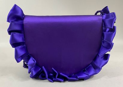 Christian DIOR Boutique 
Purple satin half-moon evening bag, snap closure, patch...
