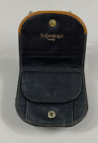  Yves SAINT LAURENT 
Vintage black and natural leather wallet 
(minor wear)