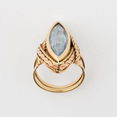  Yellow gold (585) marquise ring set with a navette-cut synthetic spinel in a closed...