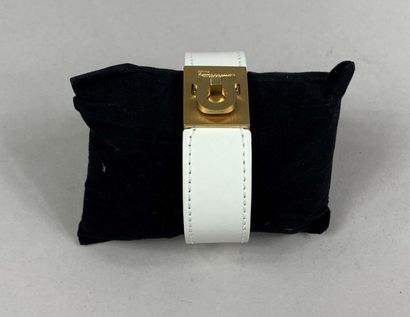  Salvatore FERRAGAMO 
White leather cuff bracelet with stitching, brushed gold metal...
