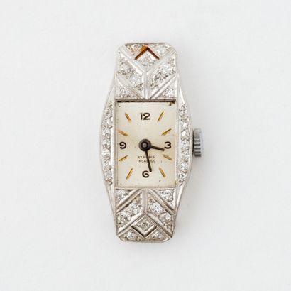  Boîtier de montre en platine (850) de forme octogonale, lunette et attaches pavées...