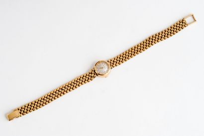  JAEGER LE COULTRE 
Montre bracelet de dame en or jaune (750), boîtier rond, cadran...