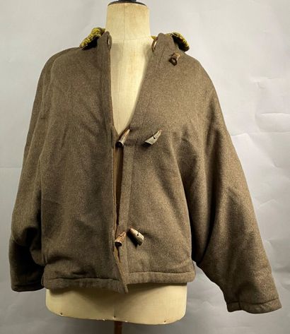 HERMES 
Brown wool and cashmere cardigan...
