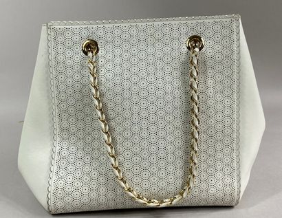  Salvatore FERRAGAMO 
White leather handbag with perforated patterns, inside two...