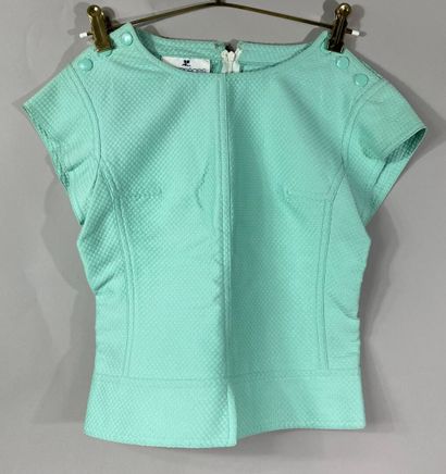 CURRENTS 
Almond green top